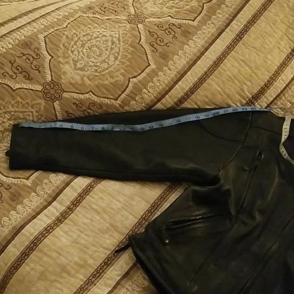 Women's leather motorcycle jacket - Picture 14 of 16